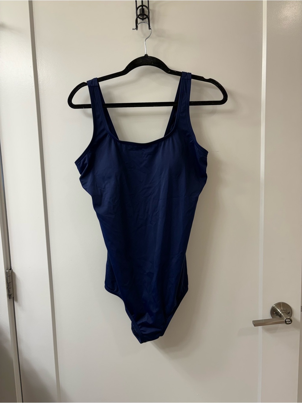 LANDS END NAVY BLUE Women's Long Torso Tugless Low Leg One Piece Swimsuit SZ 16